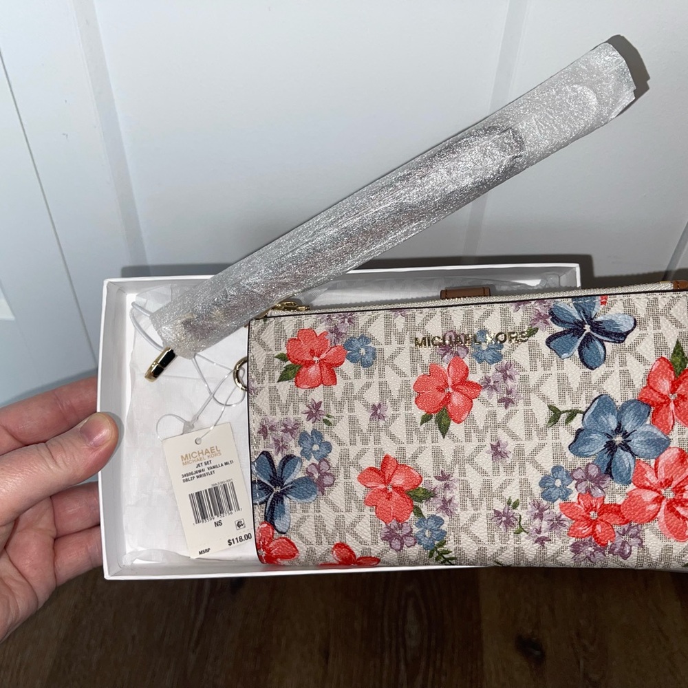 Michael Kors Floral Wallet - Multicolor